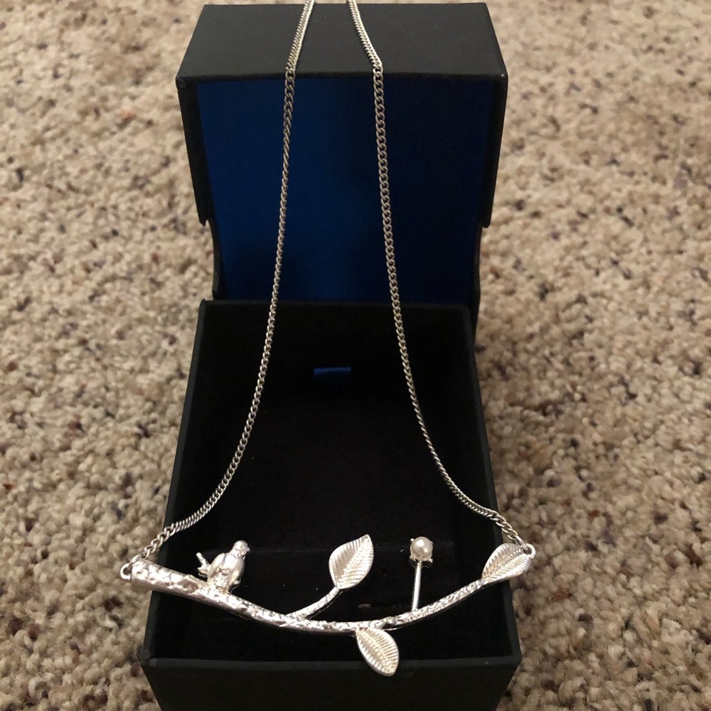 NWOT Bird Perch in Nature Adjustable Silver Necklace